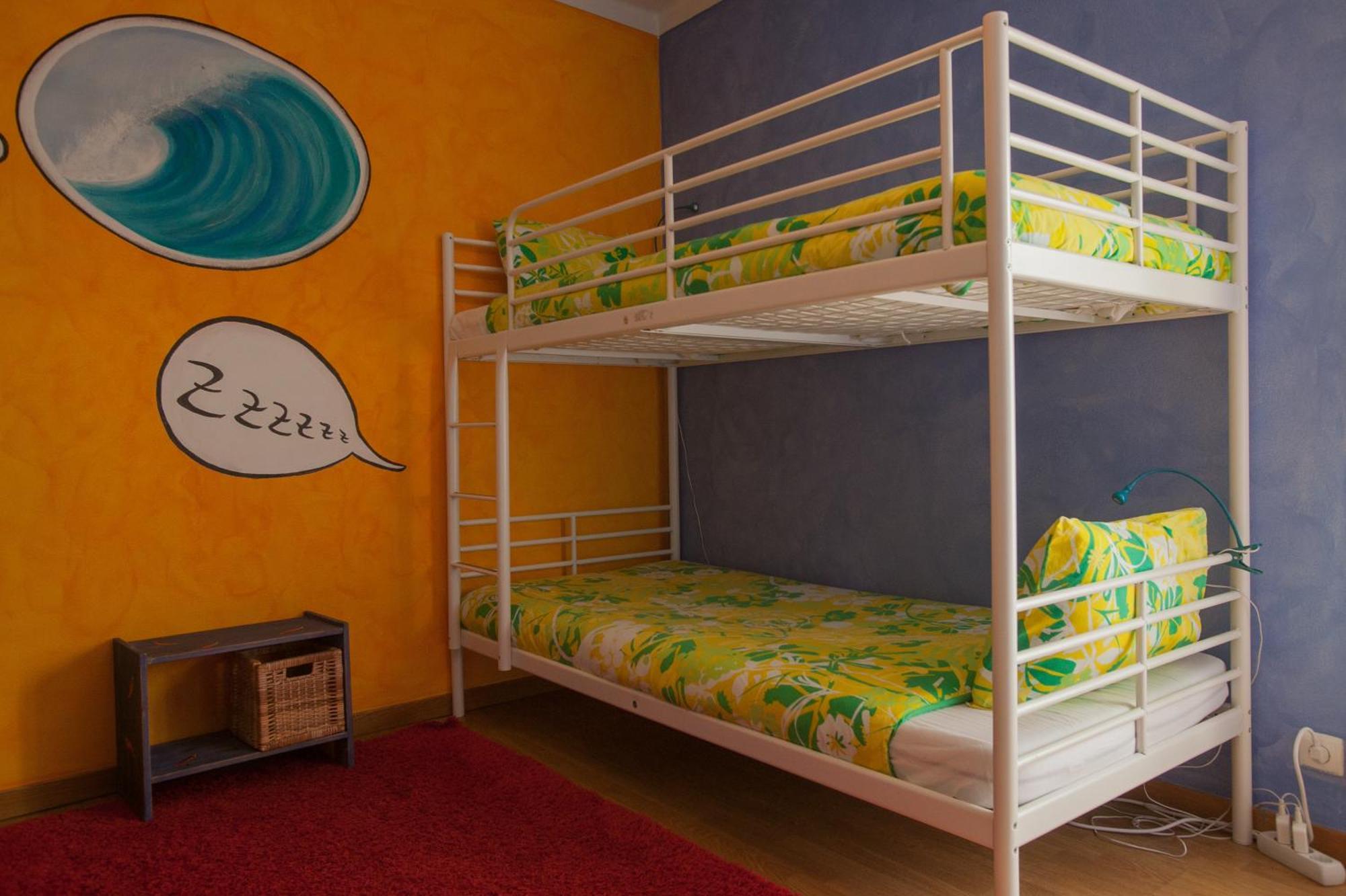 بيت شباب Ericeira Surf Camp الغرفة الصورة