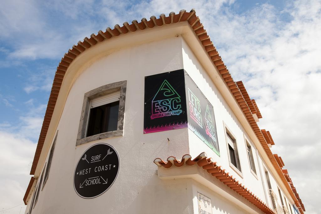 بيت شباب Ericeira Surf Camp المظهر الخارجي الصورة
